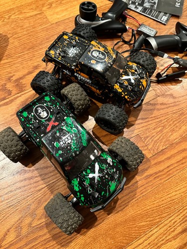 Two cars haiboxing - two, 1:18